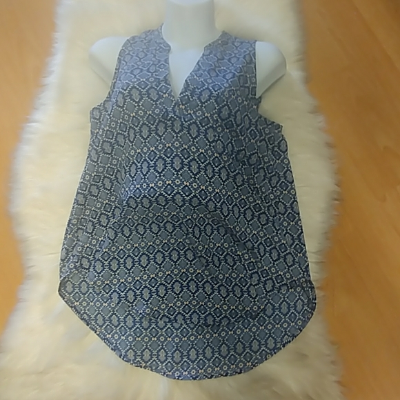 Lush Printed Crepe Sleeveless Top - Picture 7 of 8